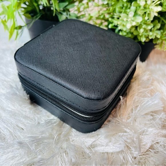 💖 Travel Jewelry Box Organizer Display Portable convenient‎ Case Color Bl… - Picture 10 of 10